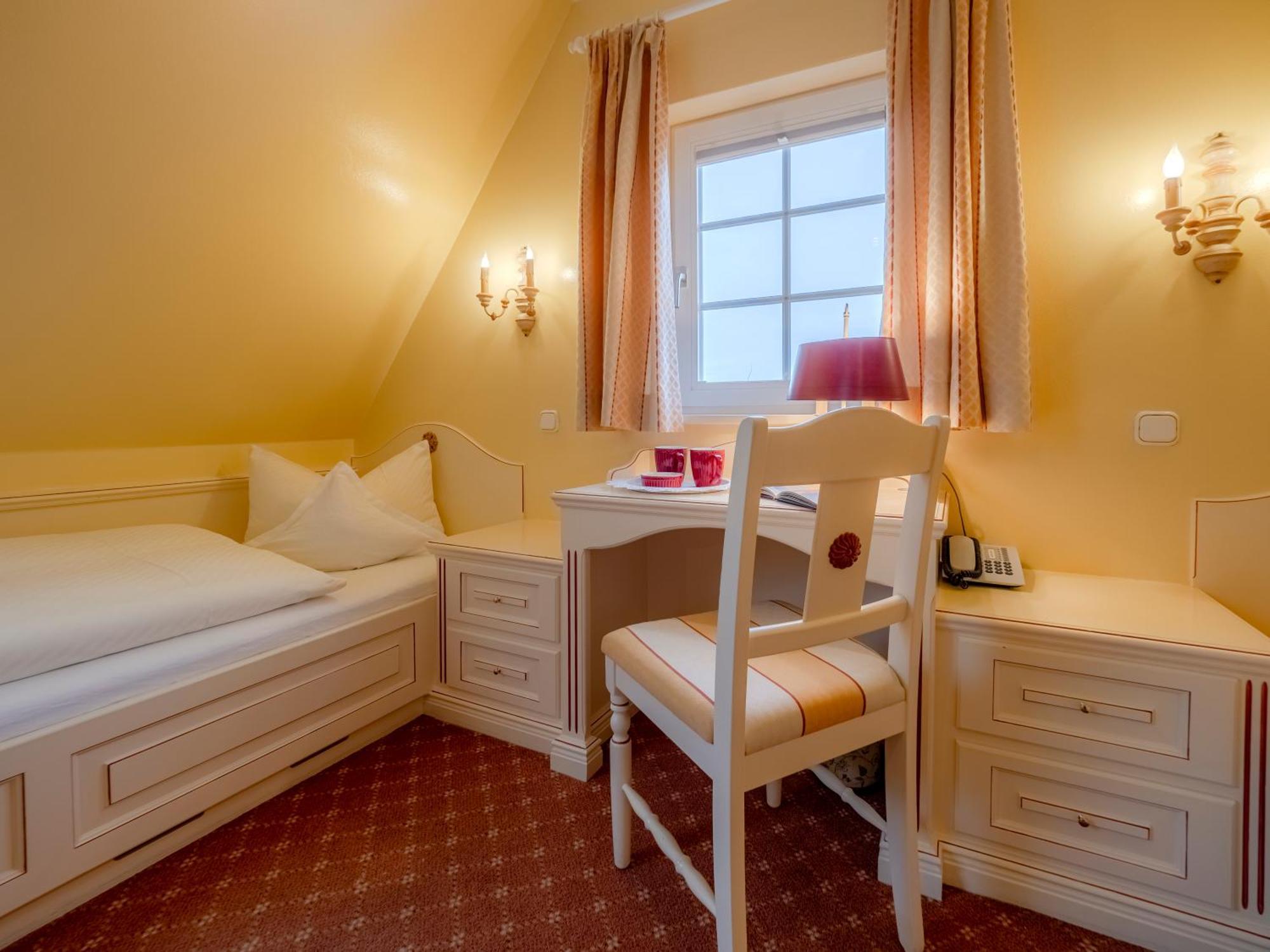 Wenningstedt-Braderup Hotel Wiesbaden מראה חיצוני תמונה