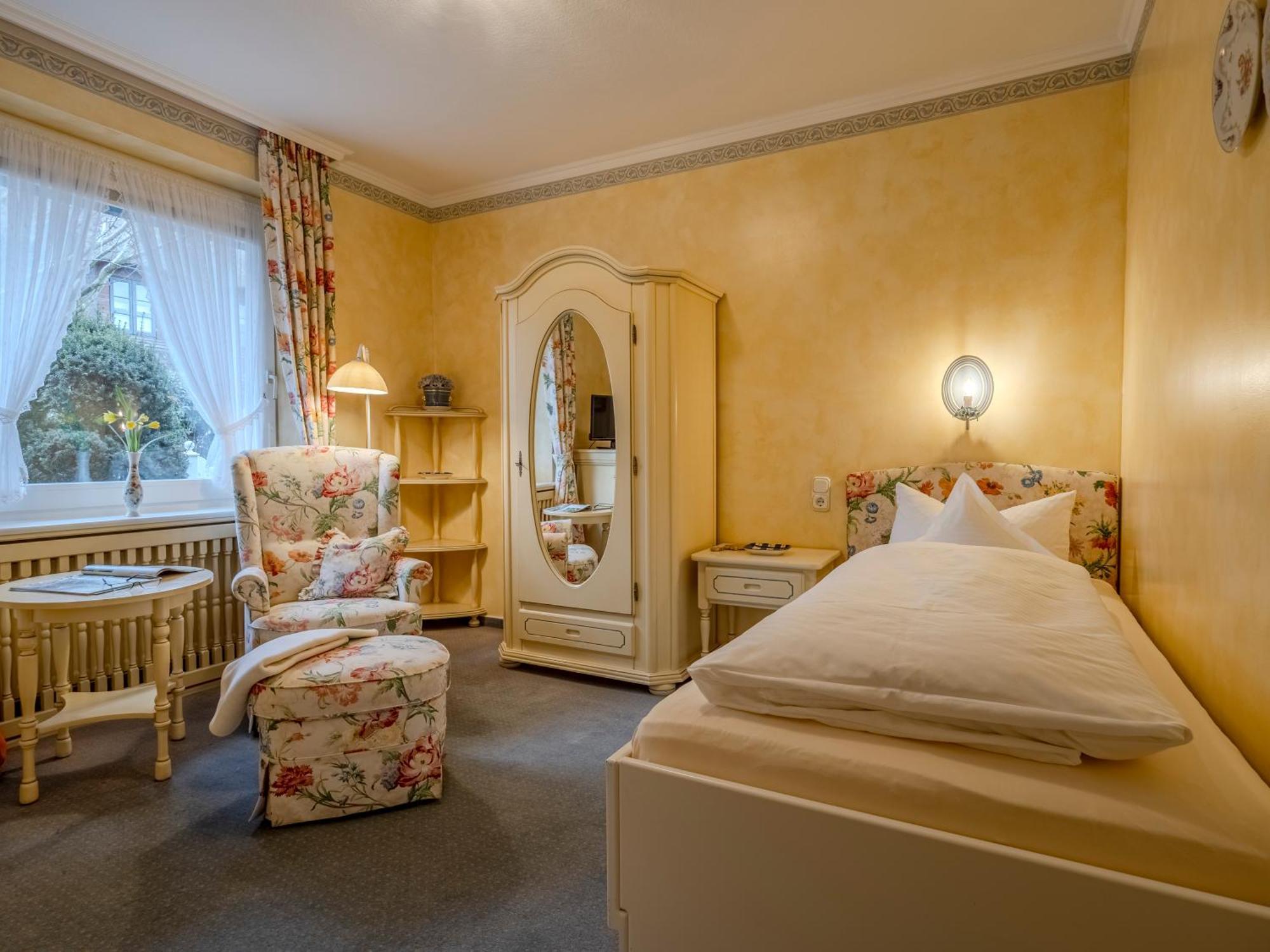 Wenningstedt-Braderup Hotel Wiesbaden מראה חיצוני תמונה