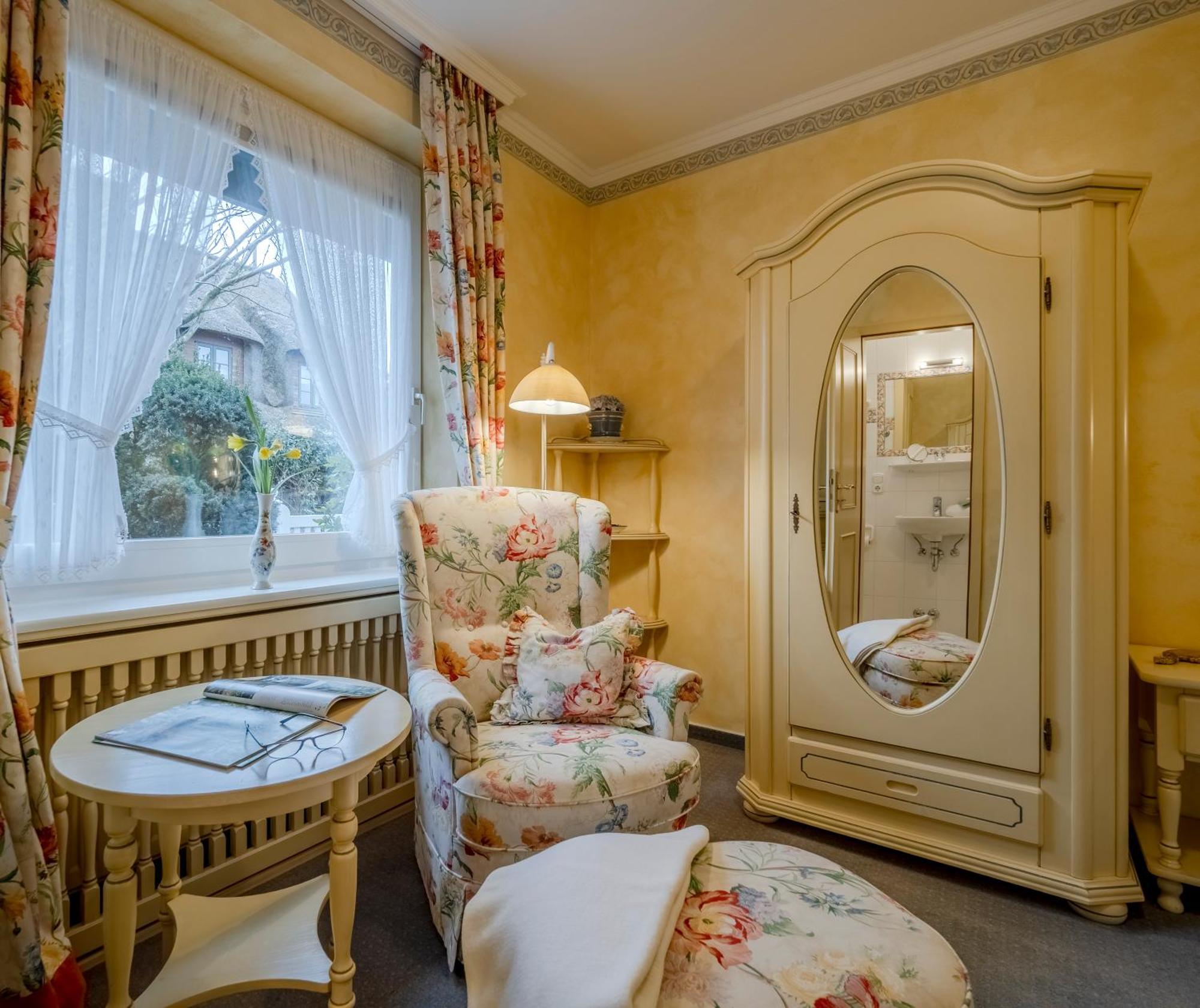 Wenningstedt-Braderup Hotel Wiesbaden מראה חיצוני תמונה